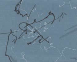 マーカーと白色ペンによる抽象画。青い紙にグレーのマーカーで自在に太い線を描き、その上に白いペンで細い曲線を描いている。