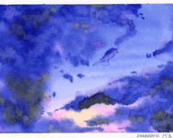 夕方の空と雲を描いた水彩画。日没間もない頃、暗い雲が空の大半を覆い、水平線近くに薄っすらと明るさが残る。